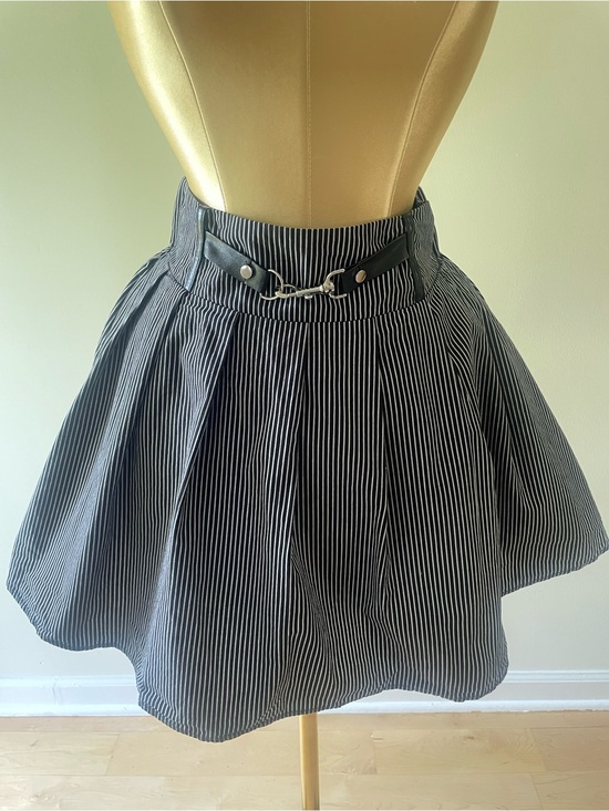 AKIRA Dresses & Skirts - Akira Women’s Black and White Pinstripe Pleated Skirt - Halloween 100% Cotton